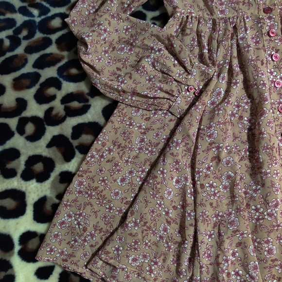 SOLD.......💚 Cottage Core Button Up Dress - Picture 7 of 15